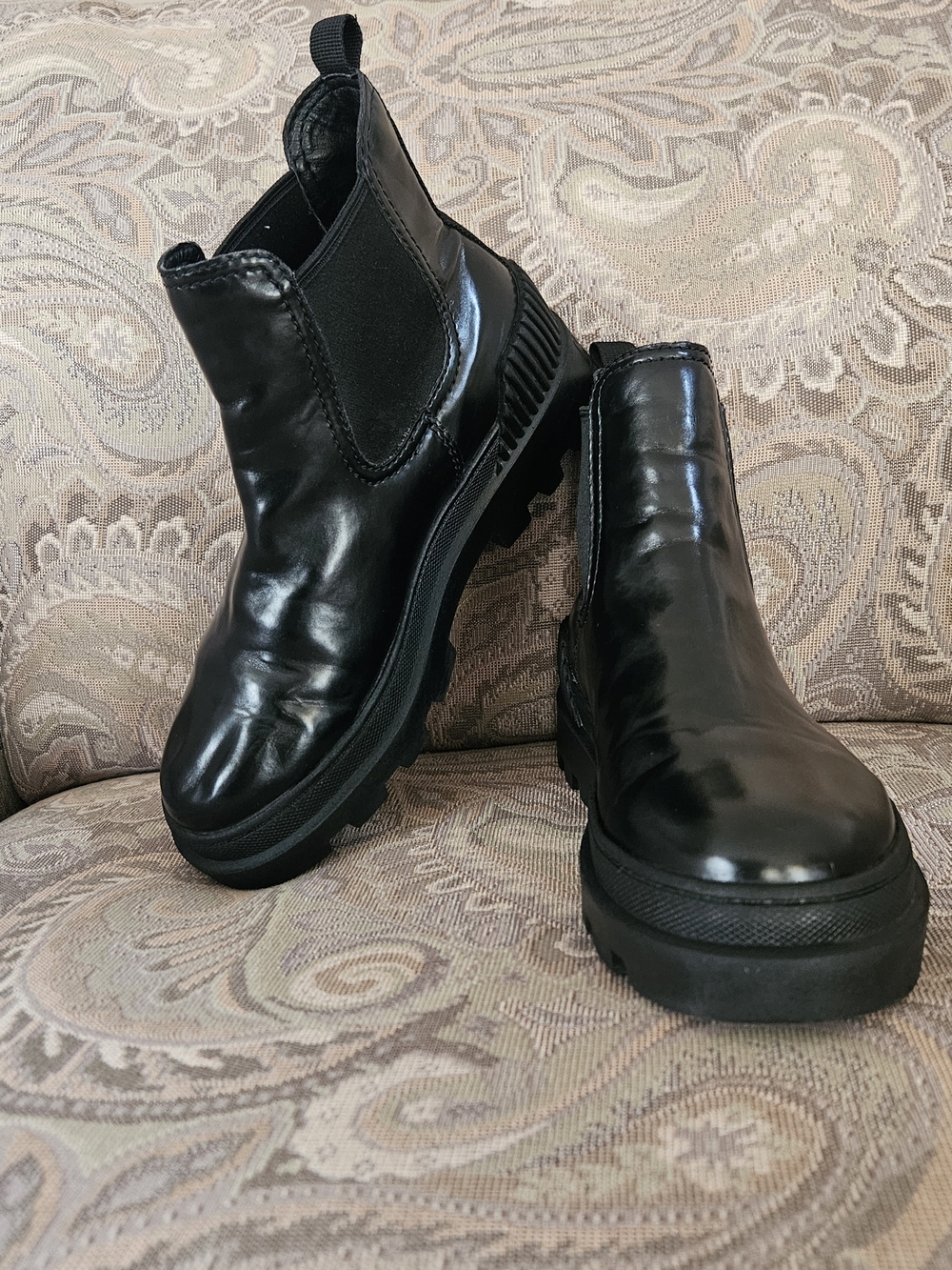 CIRCUS by SAM EDELMAN Black Lug Sole Booties Ankle Boots Sz 7.5 Perfect Rainwear